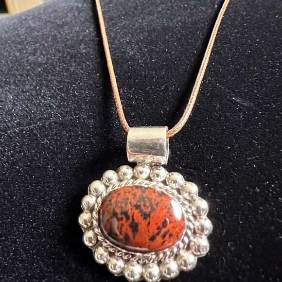 925 Oval Natural Mahogany Obsidian Gemstone
Pendant Vintage 925 Silver F… - Picture 8 of 16